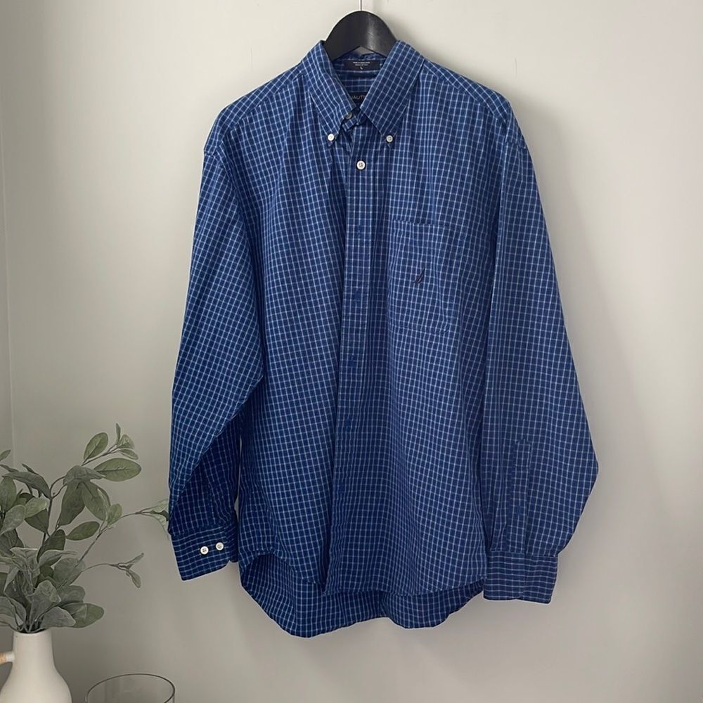 NAUTICA MENS COTTON BUTTON‎ DOWN. Size Large Blue Plaid